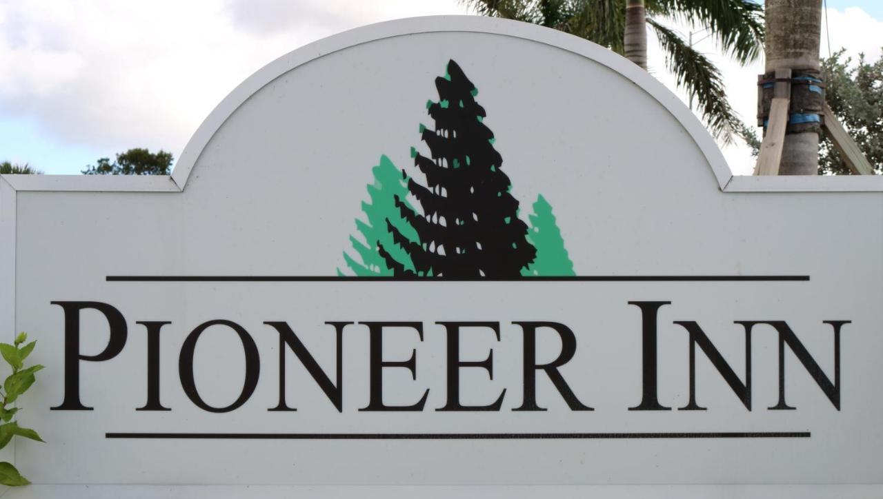Pioneer Inn 로얄 팜비치 외부 사진
